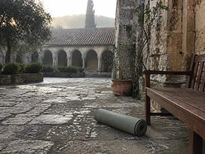 Was erwartet mich bei einem Kloster-Retreat? Ein Guide