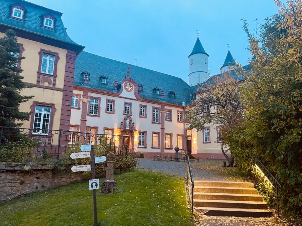 Kloster Steinfeld in der Eifel – Ort für eine Auszeit im Kloster in NRW